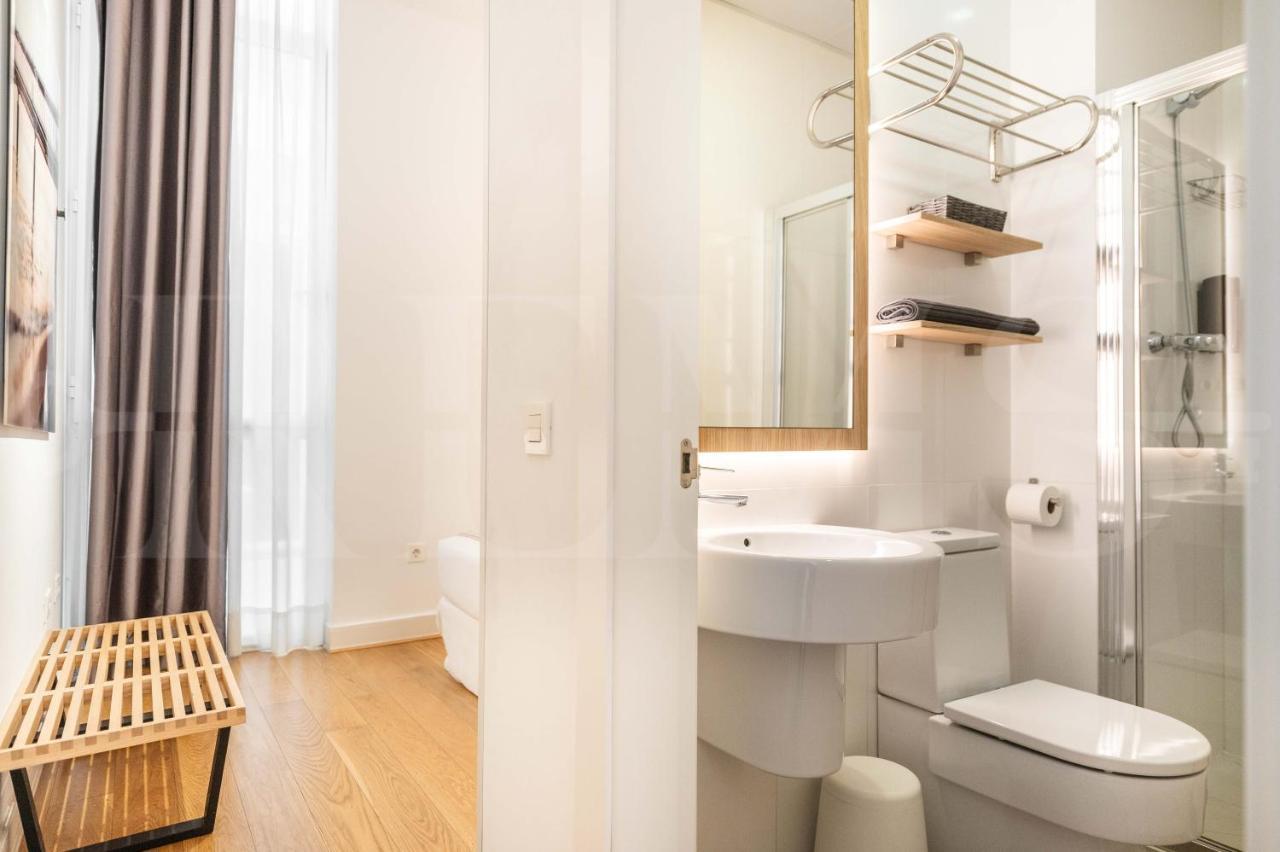 Apartamento With Balcony In The Heart Of By Rems *